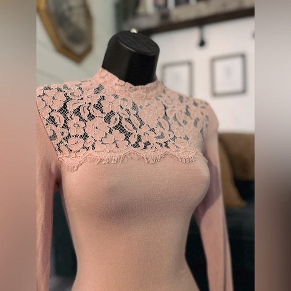 Forever 21 pink lace long sleeve bodysuit, size Small - Picture 7 of 10